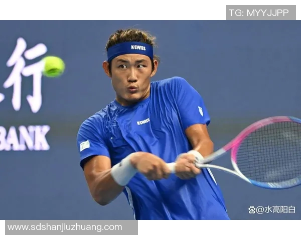 杭州网球队在大满贯赛事中的耐力与韧性表现引发广泛关注与讨论